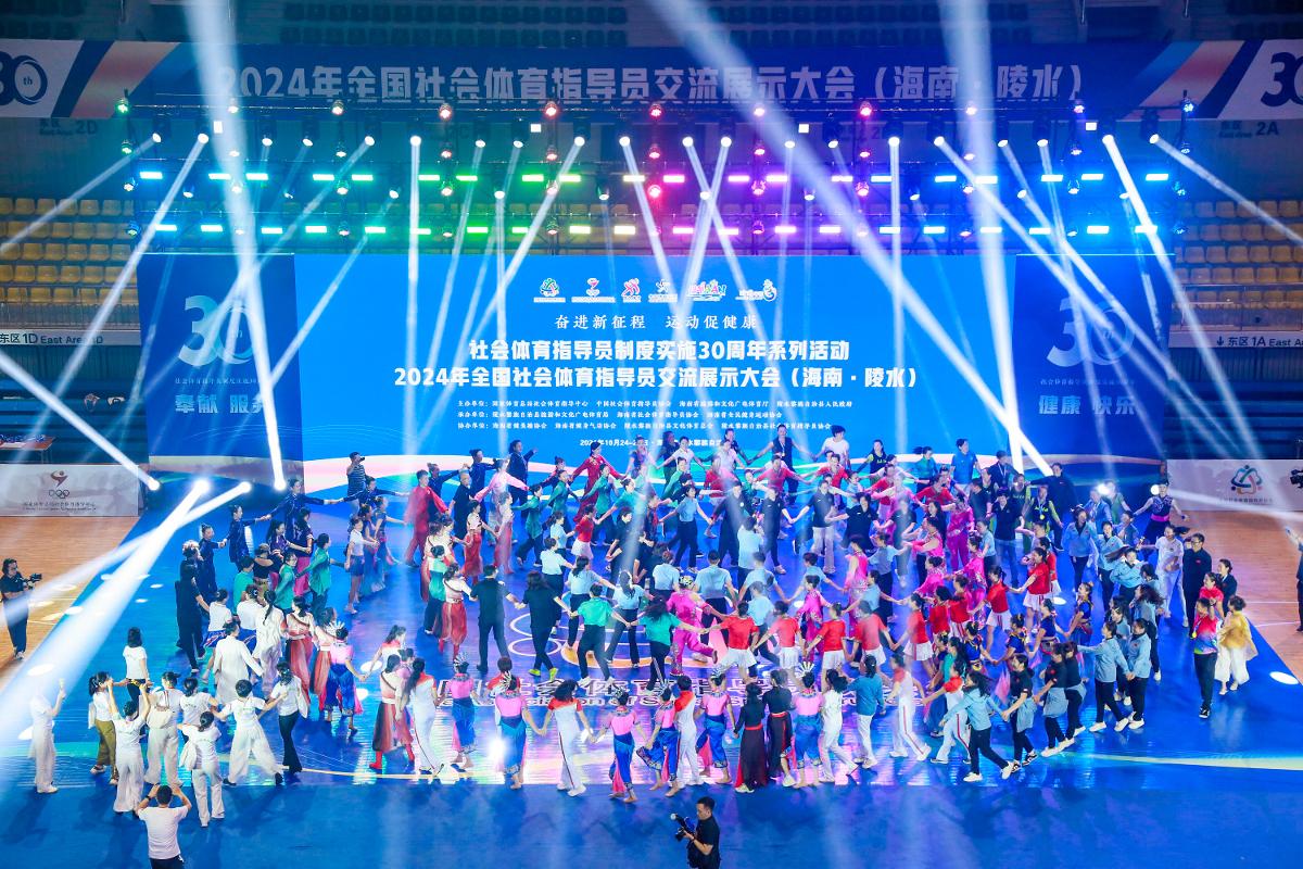 球队赛后合练照片曝光，专注备战