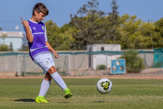 现国手、年薪550万，打个杯赛场均3分！球迷：单换郭艾伦就这实力？